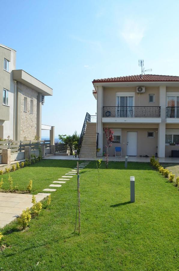Lemon Beach Front Apartment, Nikiti Экстерьер фото