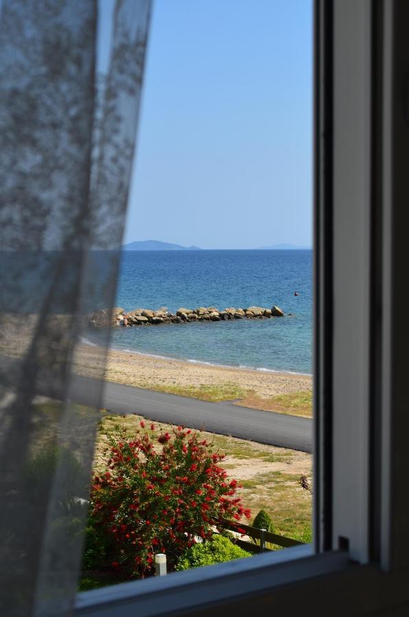 Lemon Beach Front Apartment, Nikiti Экстерьер фото
