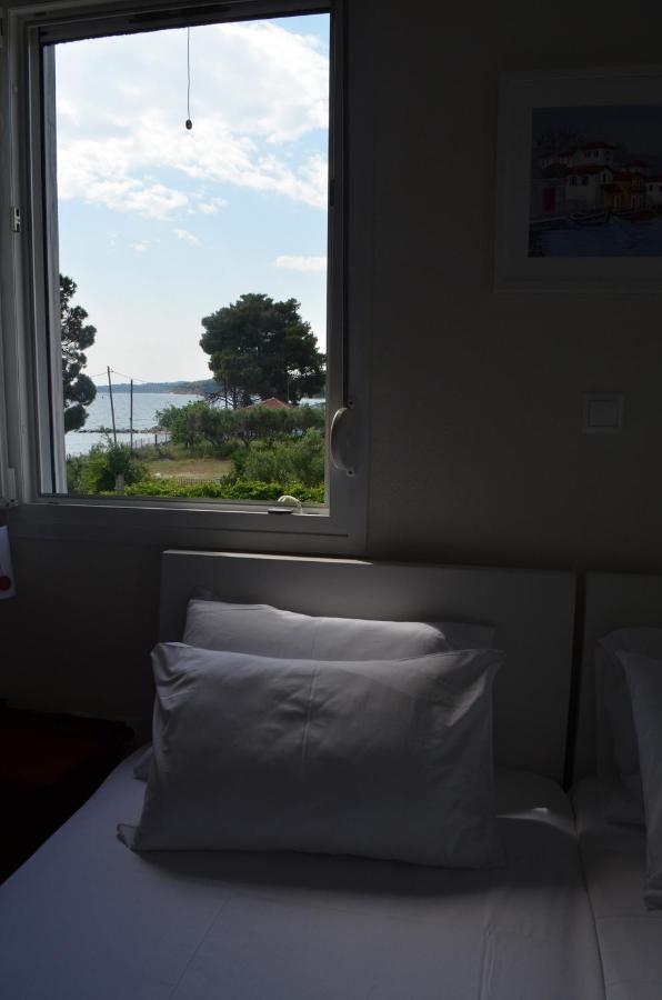Lemon Beach Front Apartment, Nikiti Экстерьер фото