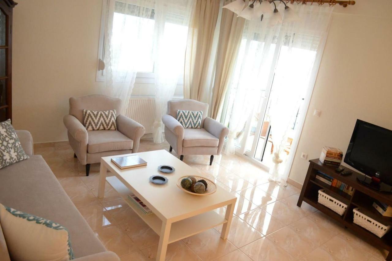 Lemon Beach Front Apartment, Nikiti Экстерьер фото