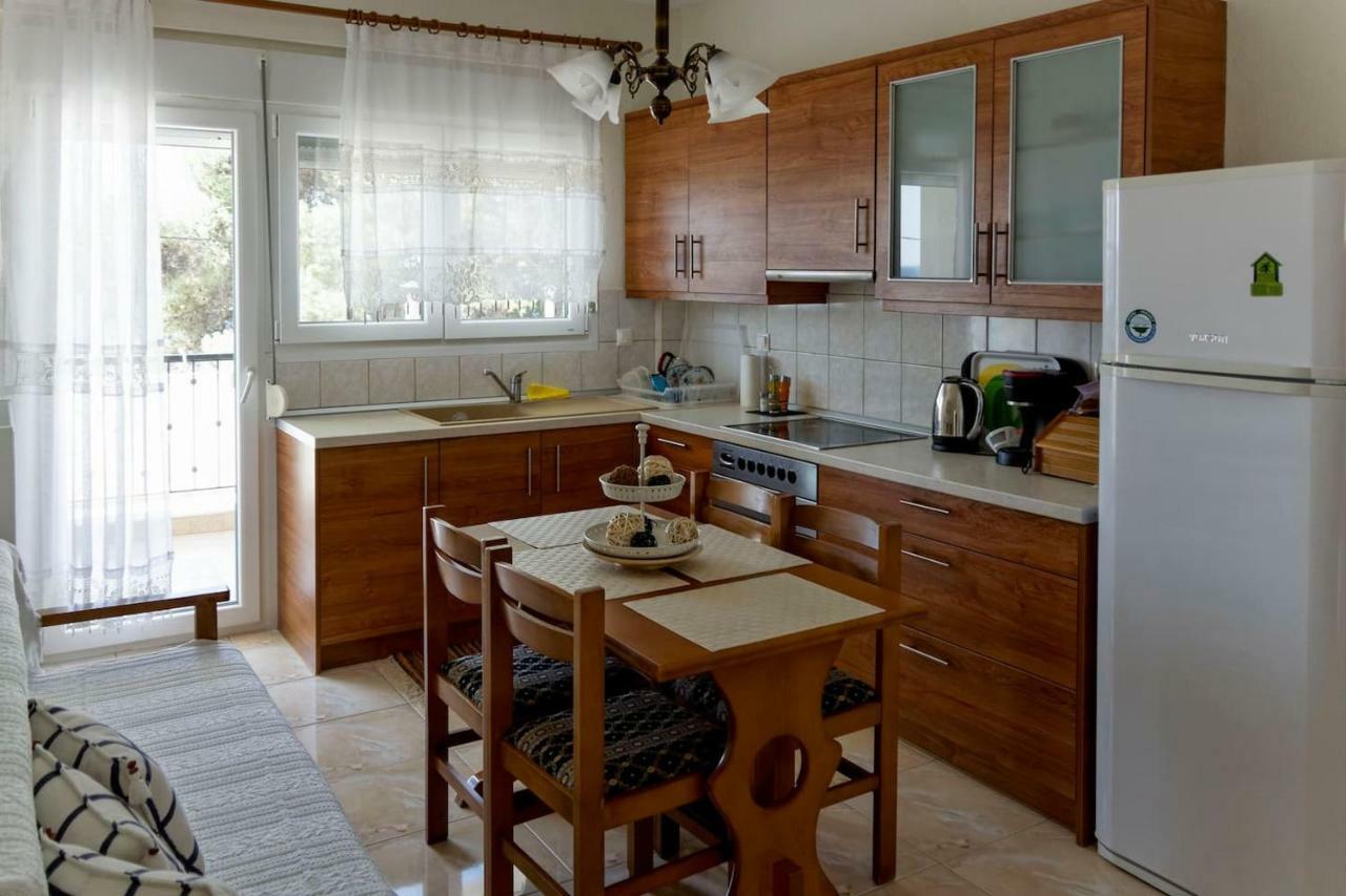 Lemon Beach Front Apartment, Nikiti Экстерьер фото